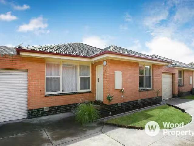 Rental! 2/10 Rosedale Avenue, Glen Huntly VIC 3163