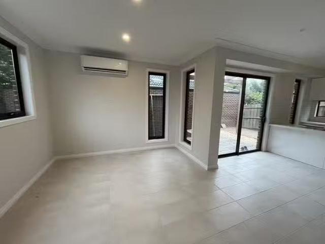 Cozy 2/119 Langton Street, Jacana, VIC 3047
