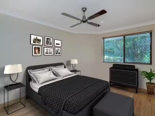 Nice 2/11 Balfour Crescent, Highland Park, QLD 4211
