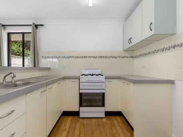 Just in! 2/11 Donna Close, Lisarow House for rent Listed by P.