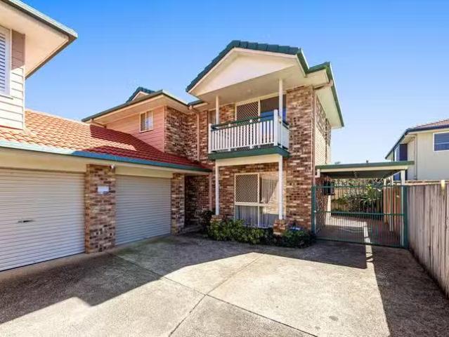 Charming 2/11 Ferny Fairway, Burleigh Heads, QLD 4220