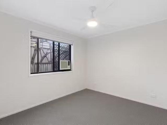 For Rent! 2/11 Waratah Avenue, Biggera Waters, QLD 4216
