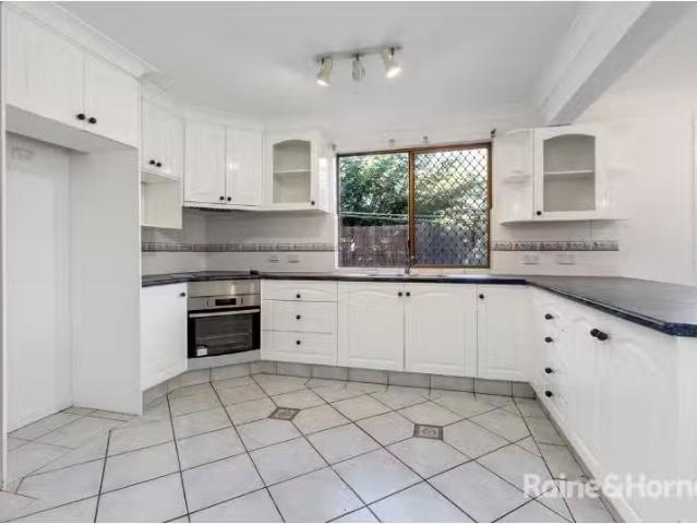 For Rent! 2/126 Jacaranda Avenue, Tweed Heads West Townhouse f.