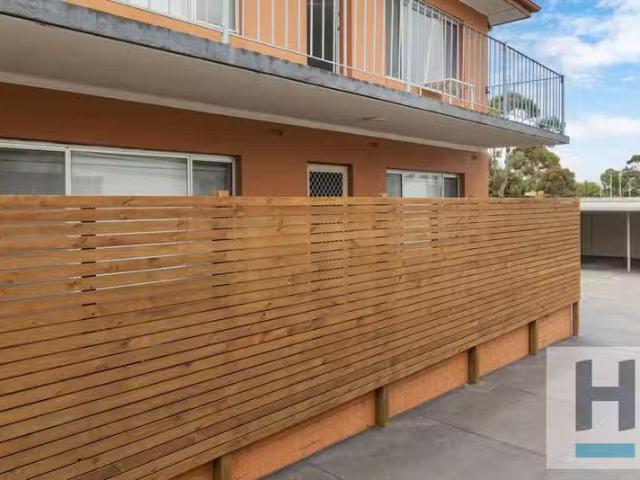 Deal! 2/12 White Street, HENLEY BEACH, SA 5022 House for Rent