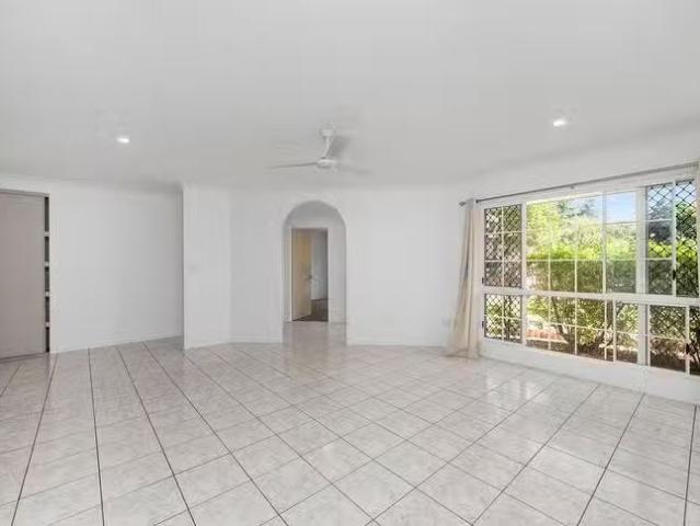 Just in! 212 Upper Miles Avenue, Kelso, QLD 4815