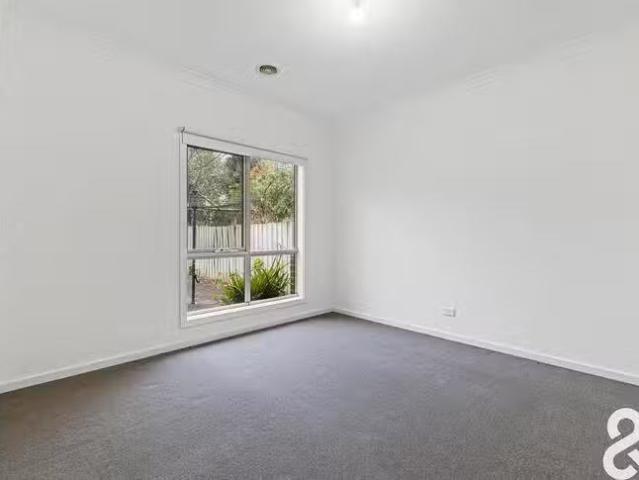 Unique 2/132 Broadway, Reservoir, VIC 3073