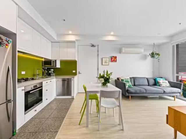 Charming 214/33 James Street, Prahran VIC 3181