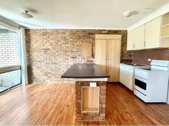 Unique 2/14 Wenholz Street, Farrer Townhouse for rent Listed.