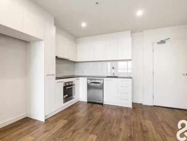 Cozy 215/356 Bell Street, Preston, VIC 3072