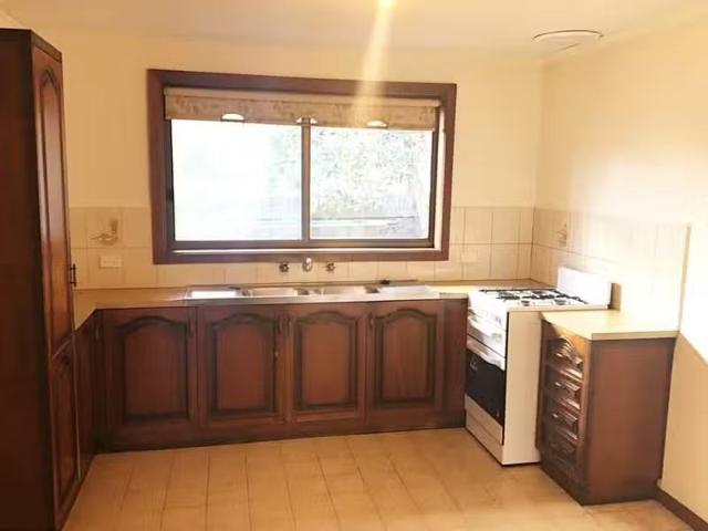 For Rent! 2/16 O'Connell Street, Kingsbury VIC 3083 Unit For.