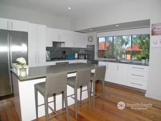 Charming 2/171 Corlette Street, The Junction Townhouse for ren.