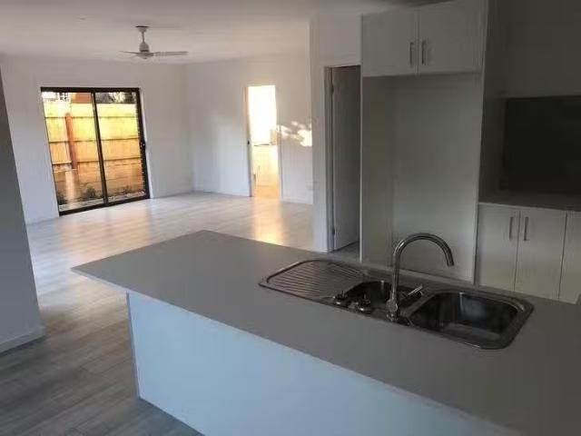 For Rent! 2/17 Greensborough Road, Rosanna, VIC 3084