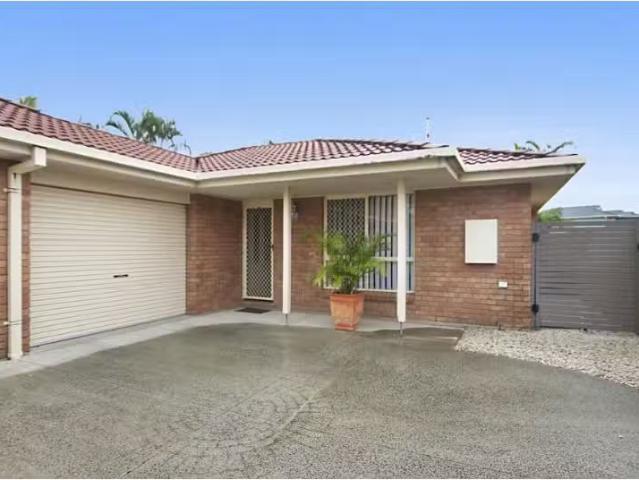 Unique 2/17 Mistletoe Circuit, KINGSCLIFF Townhouse for rent.