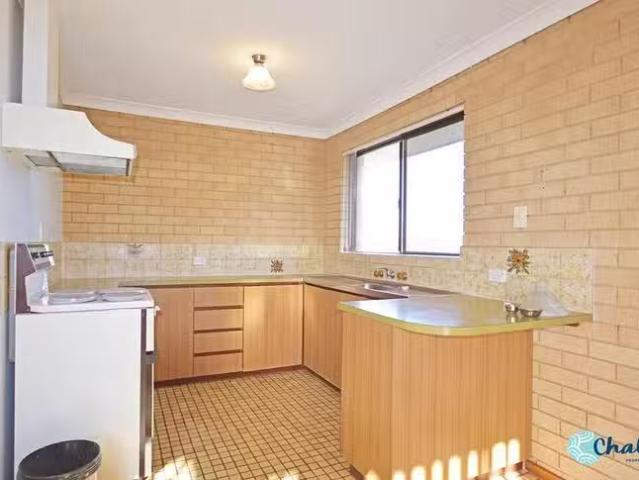 Deal! 21/8 Hefron Street, Rockingham, WA 6168