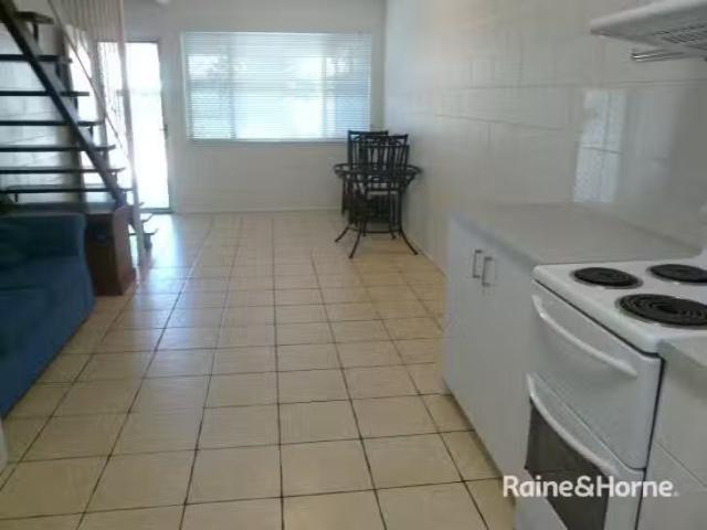 Deal! 2/18 Tay Street, South Mackay, QLD 4740