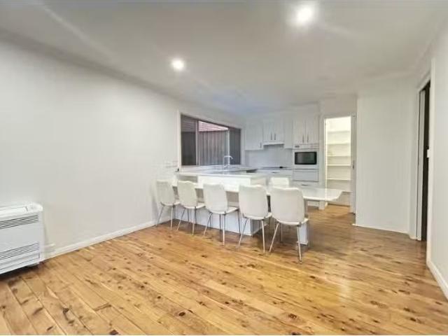 Charming 21 Butterfield Street, Thornleigh House for rent Lis.