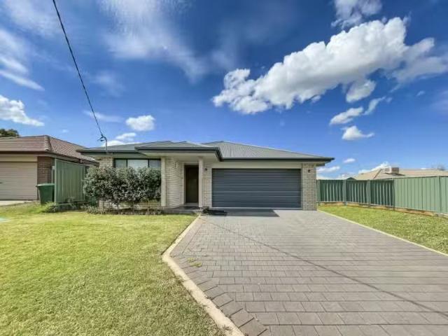 For Rent! 21 Catherine Drive, DUBBO House for rent Listed by.