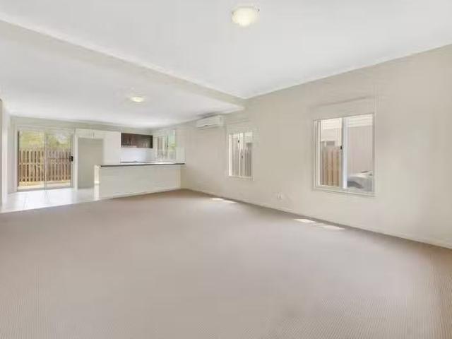Rental! 2/1 Collins Lane, Kin Kora, QLD 4680