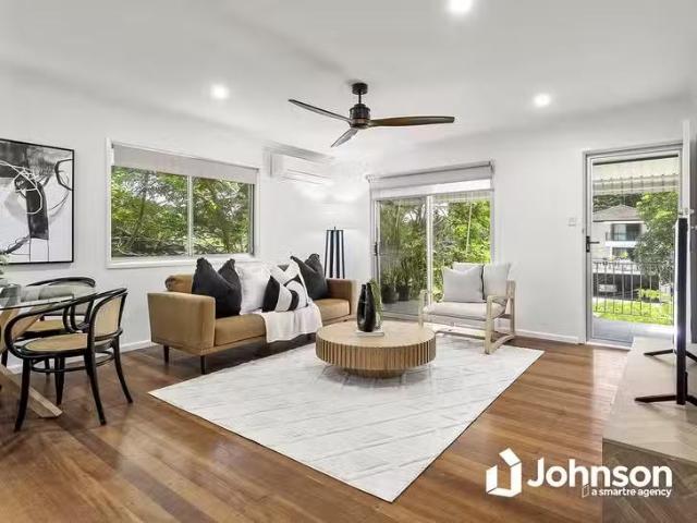 Unique 21 Flynn Street, Holland Park West, QLD 4121