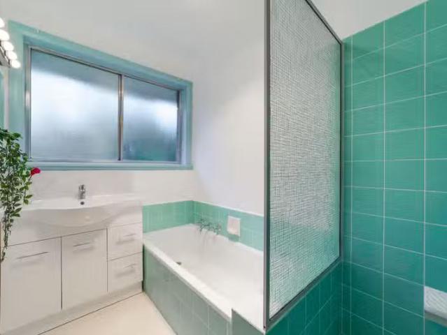 Charming 21 GRADUATE CRESCENT, Wheelers Hill VIC 3150