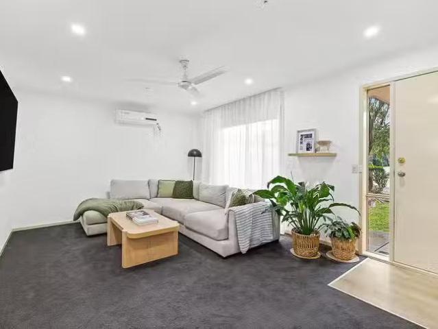 Unique 2/1 Jane Street, Berwick, VIC 3806