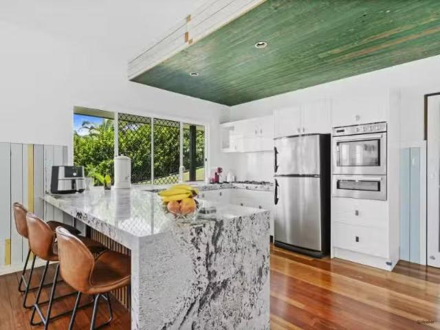 Nice 21 Kennedy Drive, TWEED HEADS House for rent Listed by M.