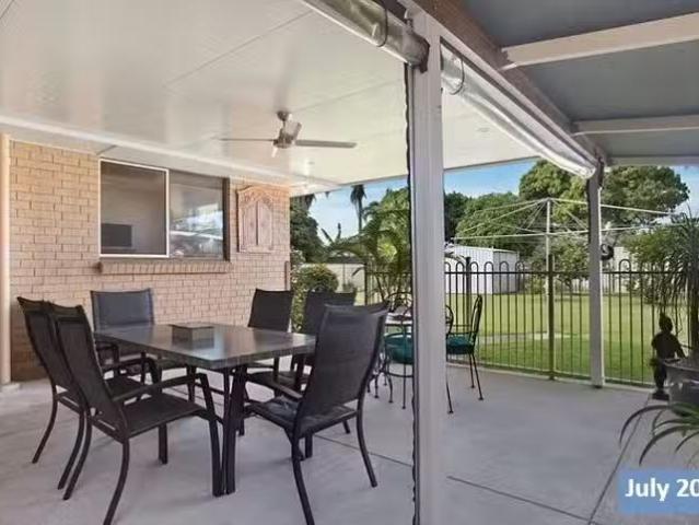 Charming 21 Peter Parade, Mermaid Waters, QLD 4218