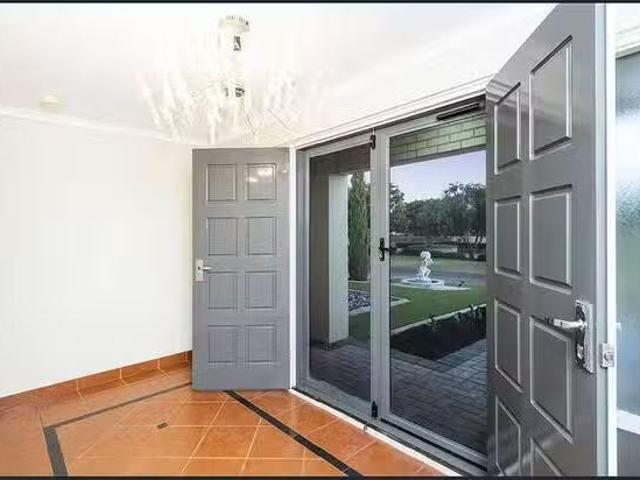 New 21 Reeves Entrance, Success, WA 6164