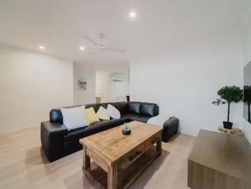 Unique 2/213 Corcoran Street, Currajong, QLD 4812