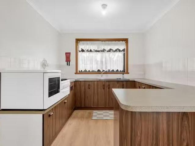 Just in! 2/225 Lower Athelstone Road, Athelstone, SA 5076