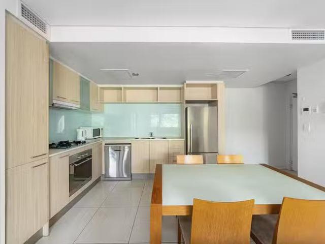 Cozy 2/221 Sir Fred Schonell Drive, St Lucia, QLD 4067