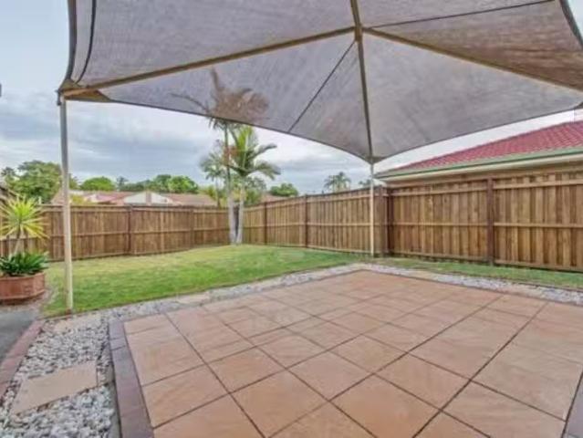 Charming 2/22 Goldwyn Way, Oxenford, QLD 4210