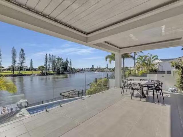 Rental! 2/22 Lamb Street, Broadbeach Waters, QLD 4218