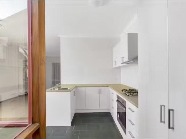 Unique 2/22 Sydenham Road, Norwood House for rent Listed by G.