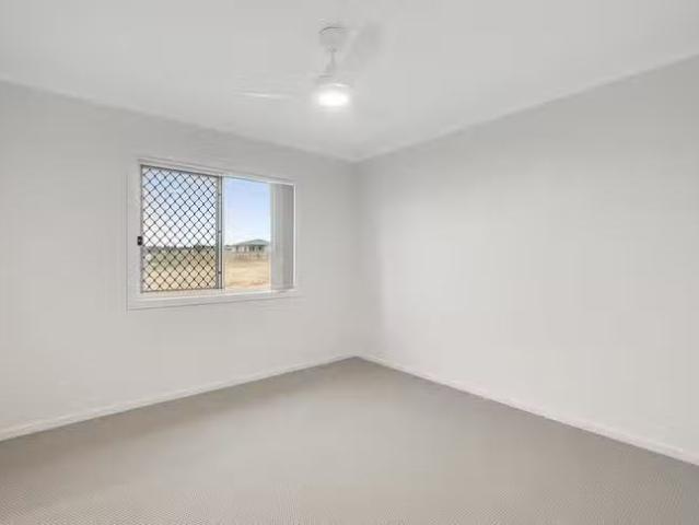 Cheap 2/23 Aquila Drive, Meringandan West, QLD 4352