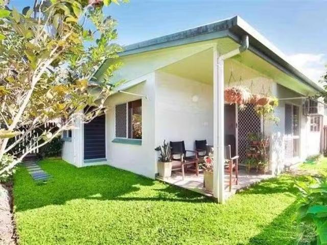 New 2/25 Brooks Street, Whitfield, QLD 4870