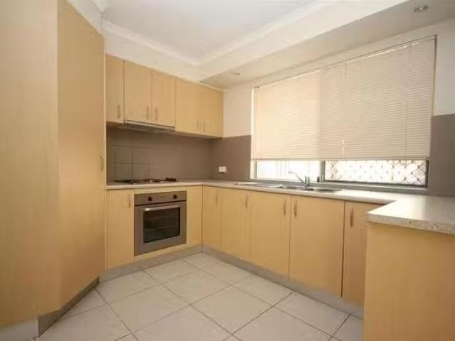 Unique 2/25 Law Street South, Redbank, QLD 4301
