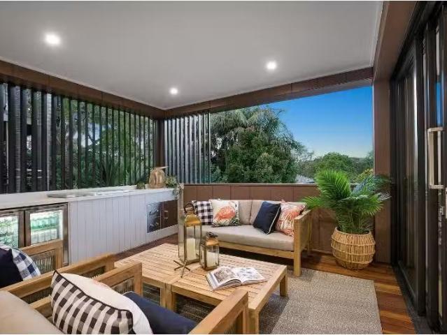 Cozy 226 Warringah Road, Beacon Hill House for rent Listed by.