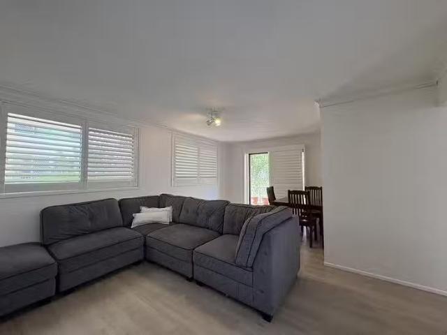 Just in! 2/27 Peerless Avenue, Mermaid Beach, QLD 4218