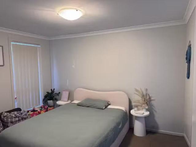 Charming 22 Bolwarra Avenue, ULLADULLA, NSW 2539 Duplex for.