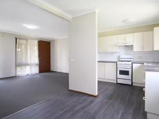 Unique 22 Gardinia Street, SPRINGDALE HEIGHTS House for rent.
