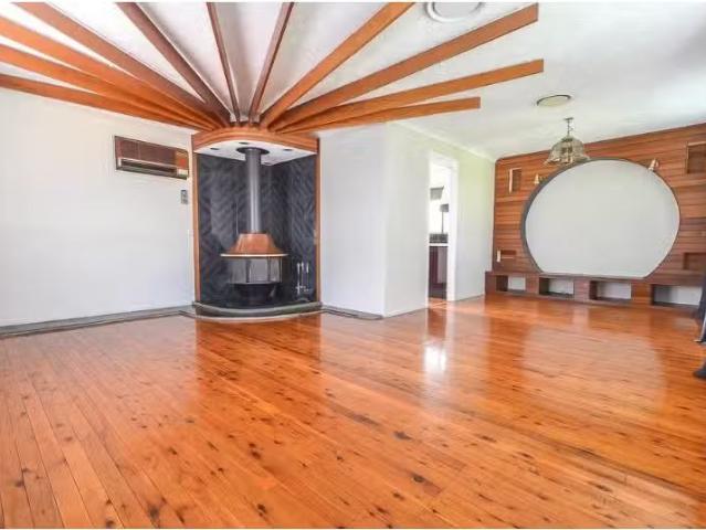 Just in! 22 Joseph Banks Drive, Kings Langley House for rent.