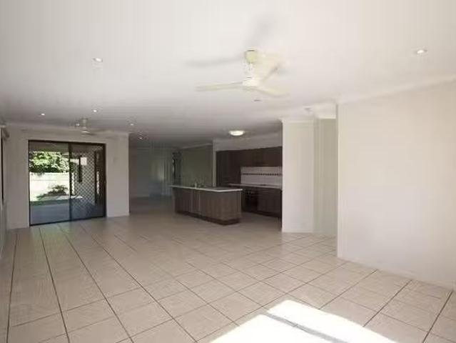 Rental! 22 Seabrook Circuit, Bushland Beach, QLD 4818