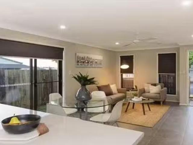 Unique 2/2B Grey Street, South Toowoomba, QLD 4350