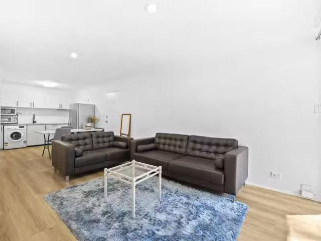 Charming 22B Praeger Street, Chapel Hill, QLD 4069