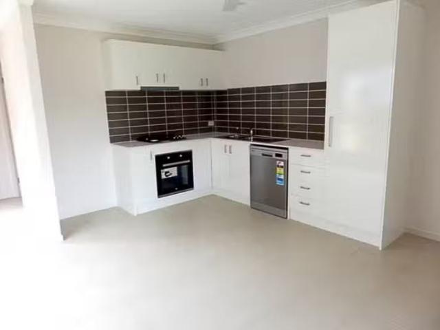 Nice 2/30 Willow Road West, Redbank Plains, QLD 4301
