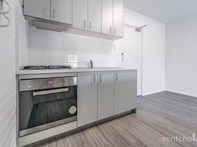 Cozy 23/230 Stirling Highway, Claremont, WA 6010