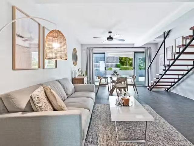Cheap 2/33 Wharf Road, SURFERS PARADISE, QLD 4217 Townhouse.