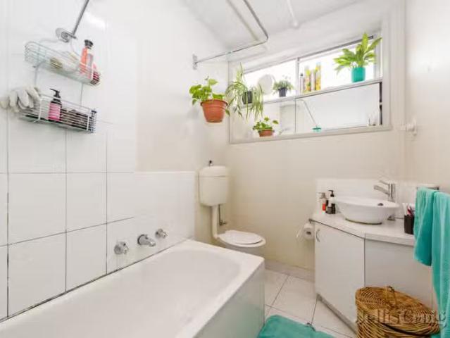 Rental! 2/37 Michael Street, Fitzroy North VIC 3068