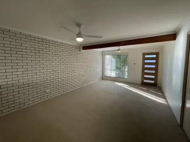 Charming 2/7 9 Gregory Street, Golden Beach, QLD 4551